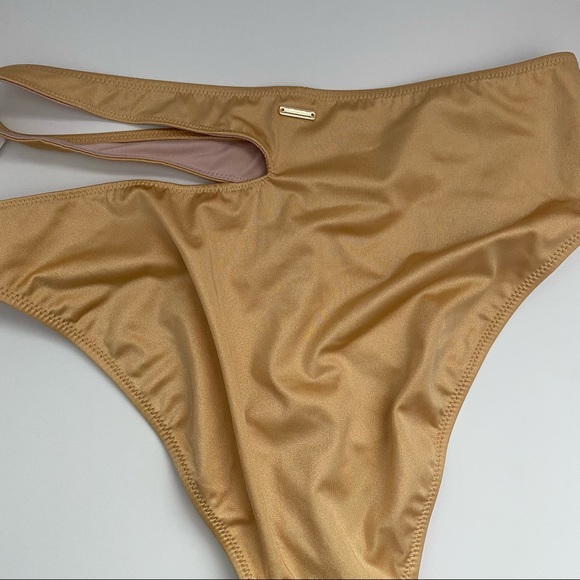 Victoria’s Secret Metalic Bikini Bottoms New - Picture 5 of 5